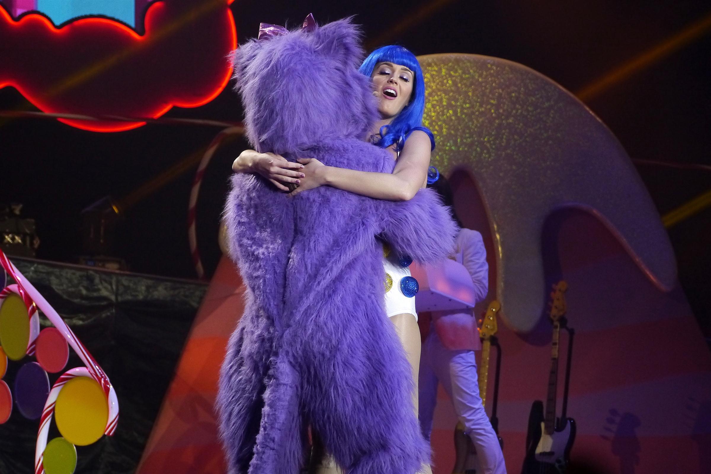 Katy Perry performing at the O2 arena - Photos | Picture 102874